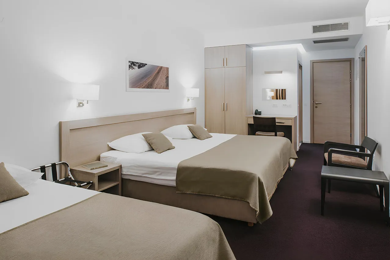 Hotel Adria — rooms and atmosphere