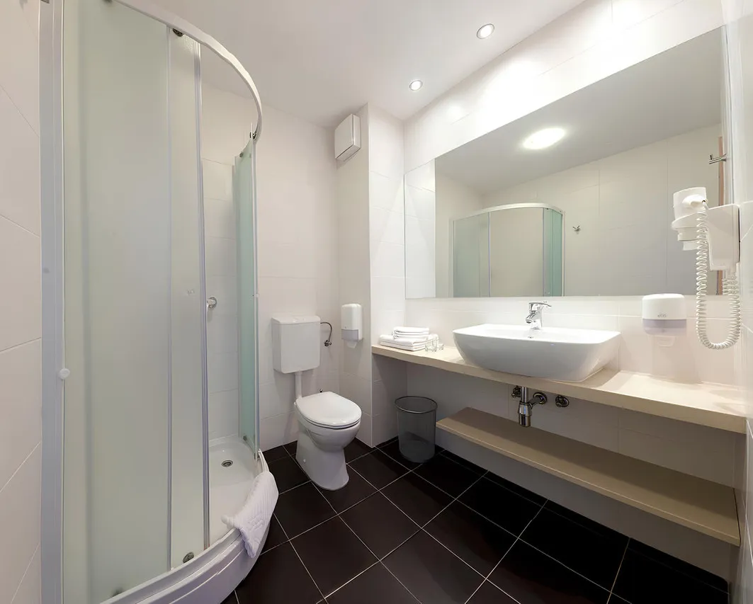 Hotel Adria — rooms and atmosphere