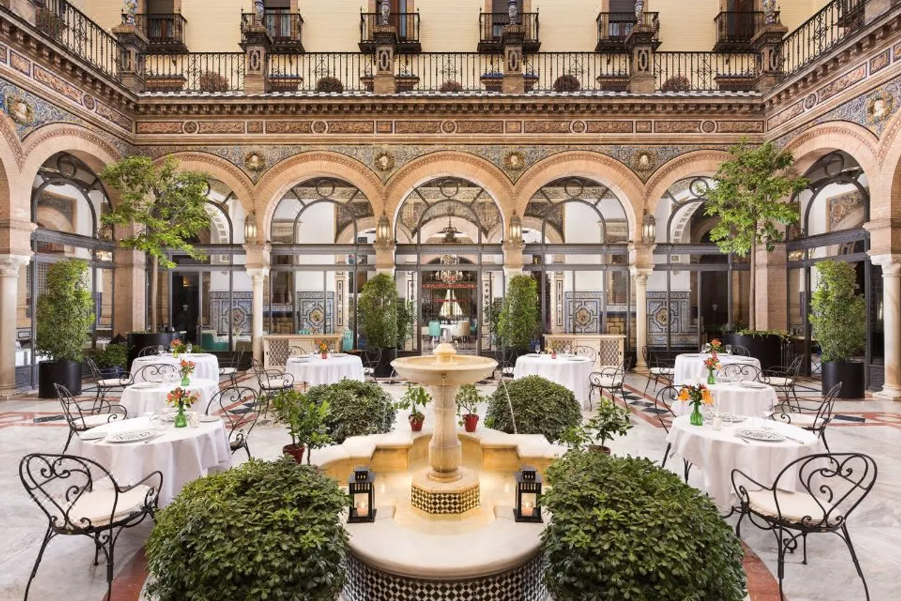 Hotel Alfonso XIII, a Luxury Collection Hotel, Seville — rooms and atmosphere