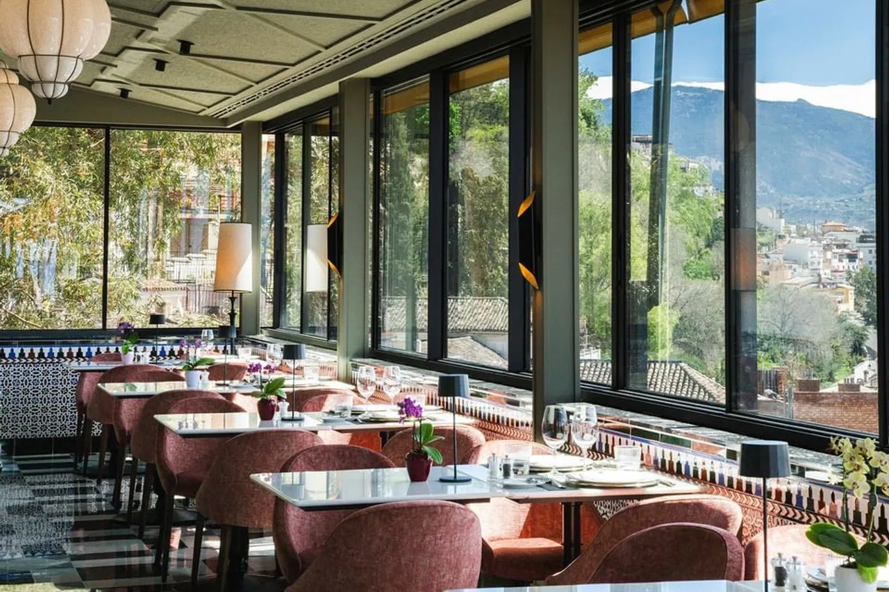 Hotel Alhambra Palace — ภาพห้องพักและบรรยากาศ