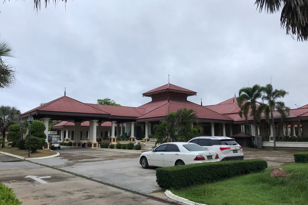 The Hotel Amara Nay Pyi Taw — rooms and atmosphere