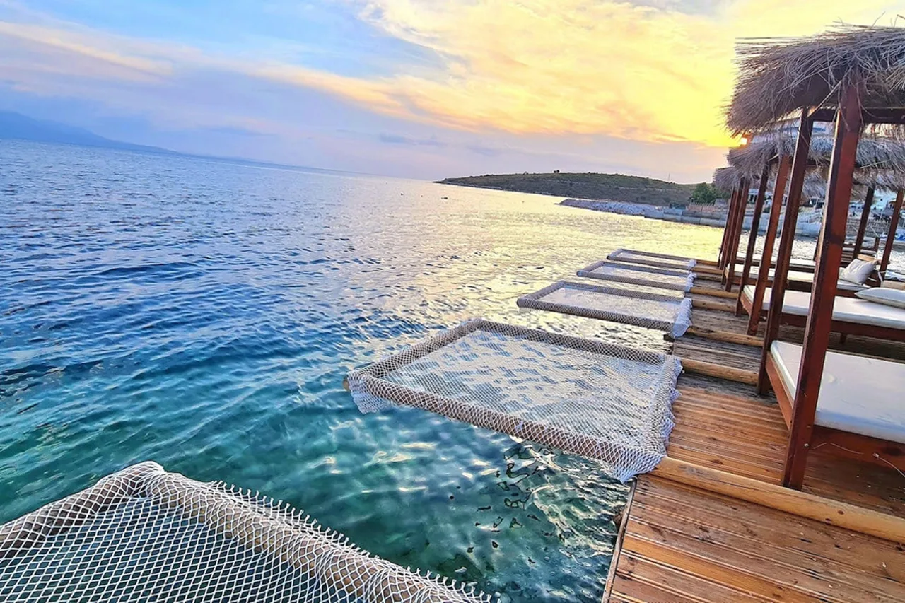Hotel Apollon Saranda — ภาพห้องพักและบรรยากาศ