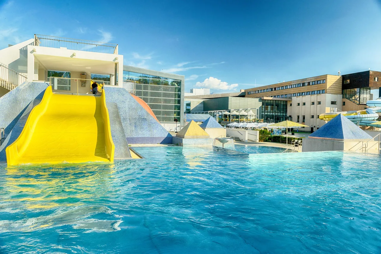 Hotel AquaCity Riverside — ภาพห้องพักและบรรยากาศ