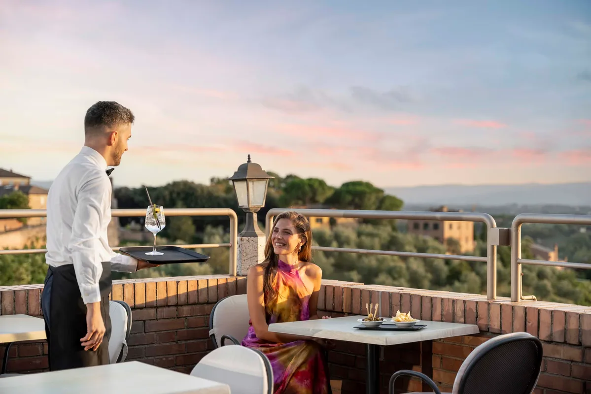 Hotel Athena — ภาพห้องพักและบรรยากาศ