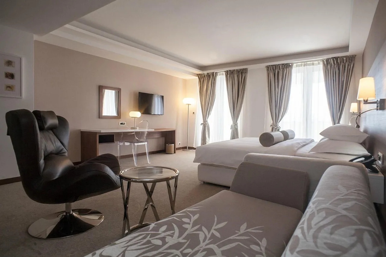 Hotel Aurel — rooms and atmosphere