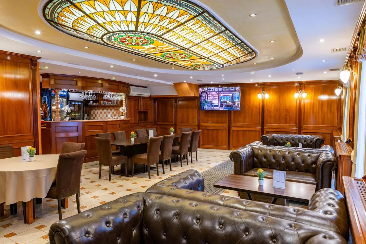 Hotel Barbakán — ภาพห้องพักและบรรยากาศ