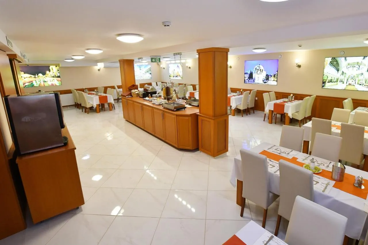 Hotel Barbakán — ภาพห้องพักและบรรยากาศ