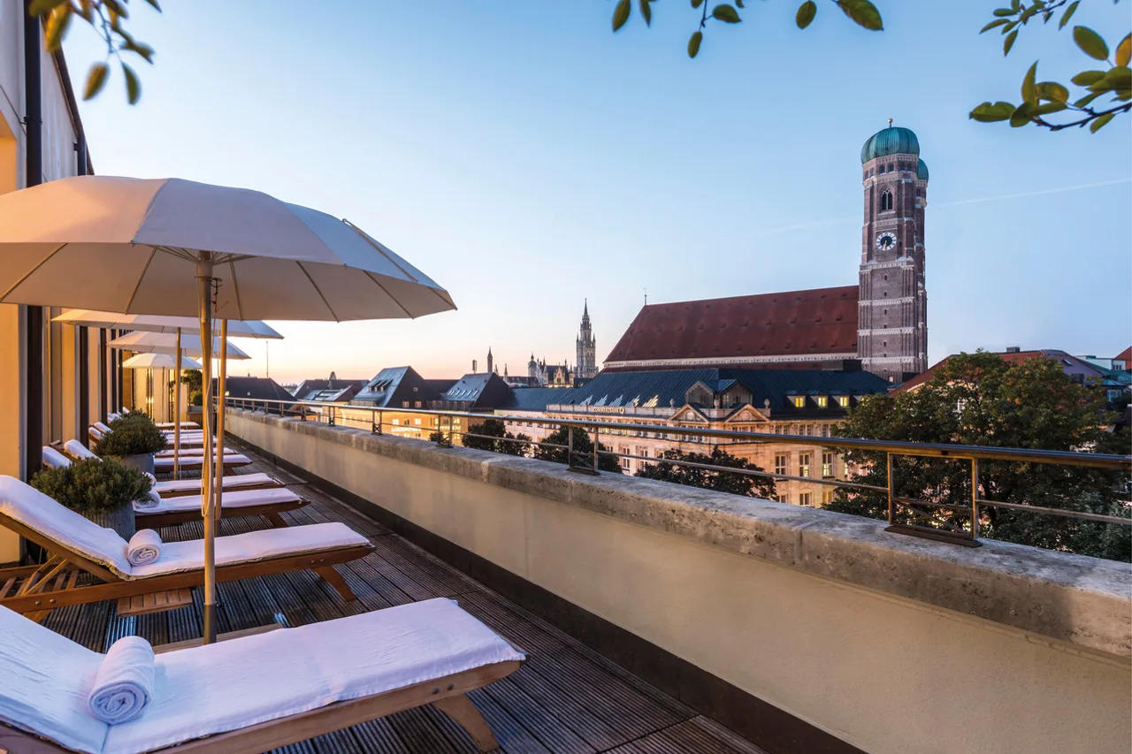 Hotel Bayerischer Hof — ภาพห้องพักและบรรยากาศ