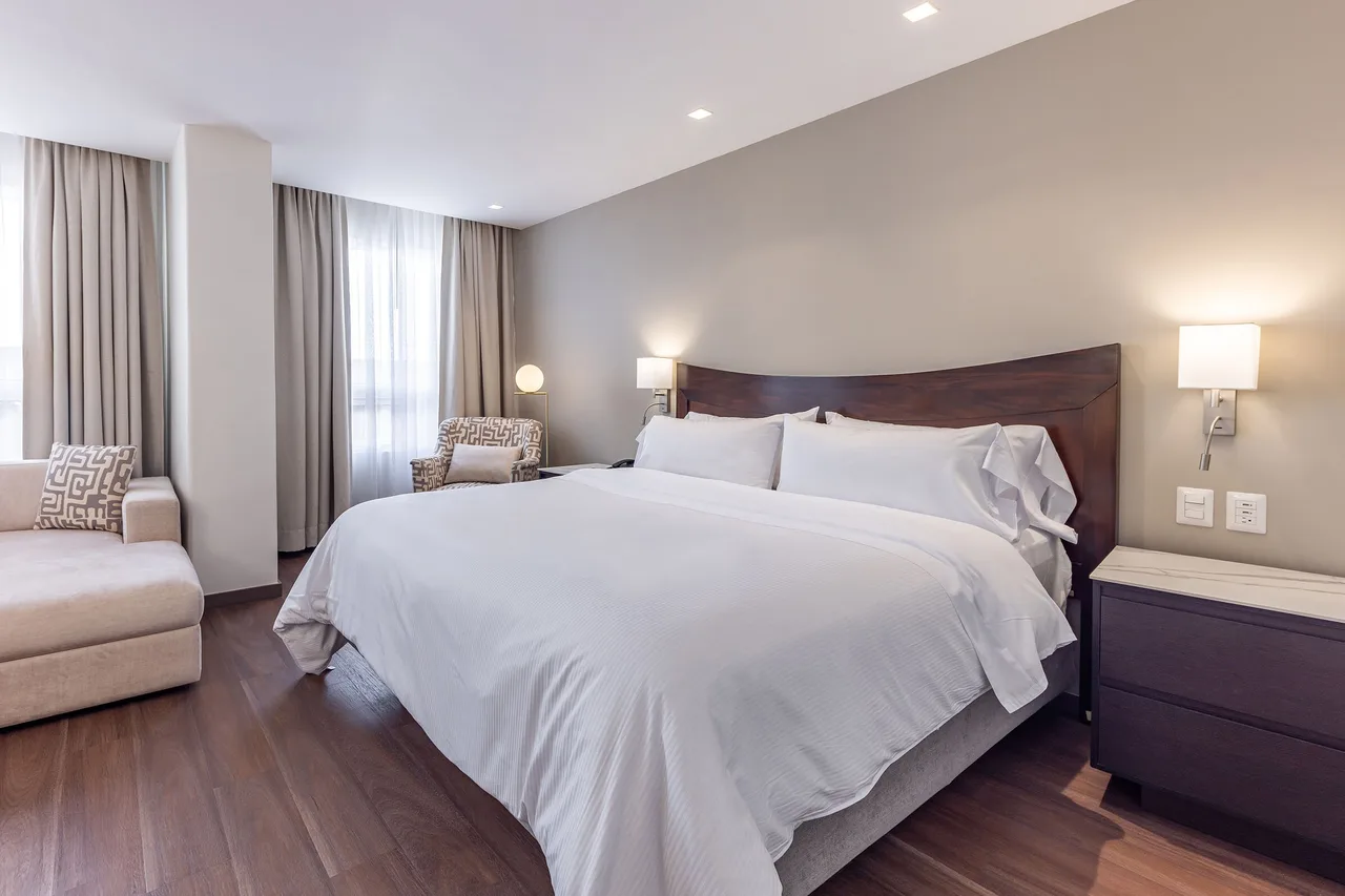 Hotel Biltmore Guatemala — rooms and atmosphere