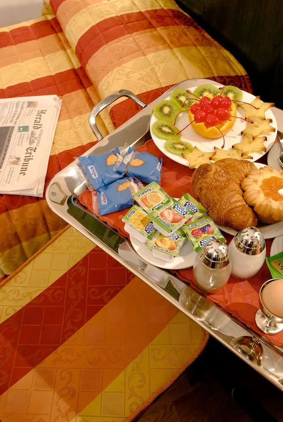 Hotel Bologna Pisa — ภาพห้องพักและบรรยากาศ