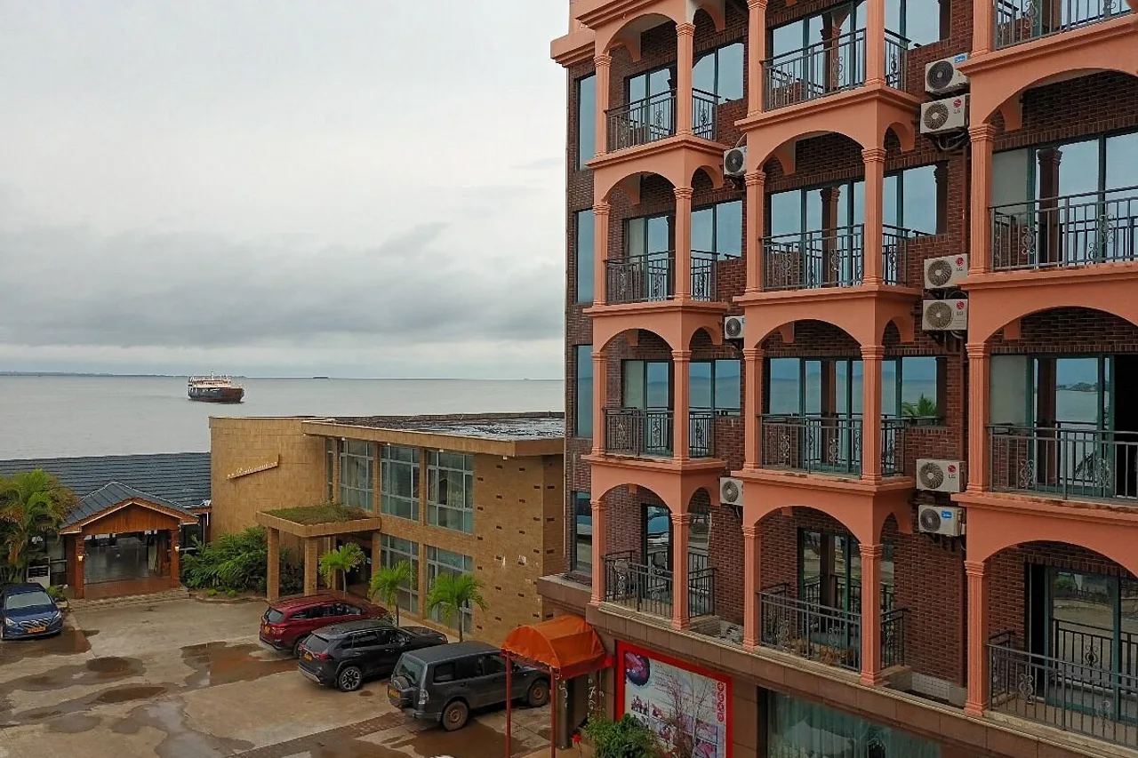 Hotel Boulevard Libreville — rooms and atmosphere
