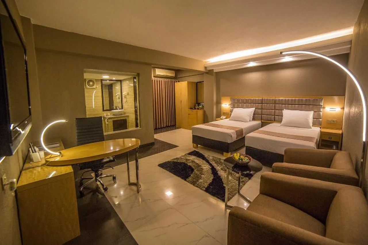 Hotel Castle Salam — ภาพห้องพักและบรรยากาศ