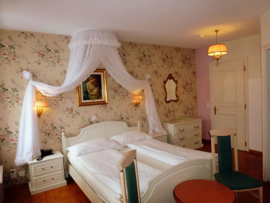 Hotel Central Continental Interlaken — rooms and atmosphere
