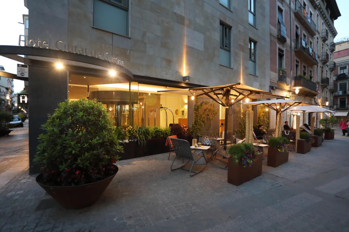 Hotel Ciutat de Girona — ภาพห้องพักและบรรยากาศ