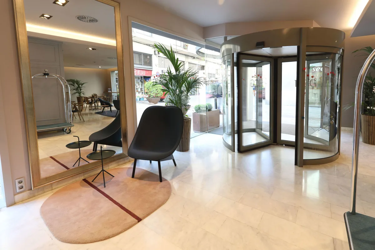 Hotel Ciutat de Girona — ภาพห้องพักและบรรยากาศ