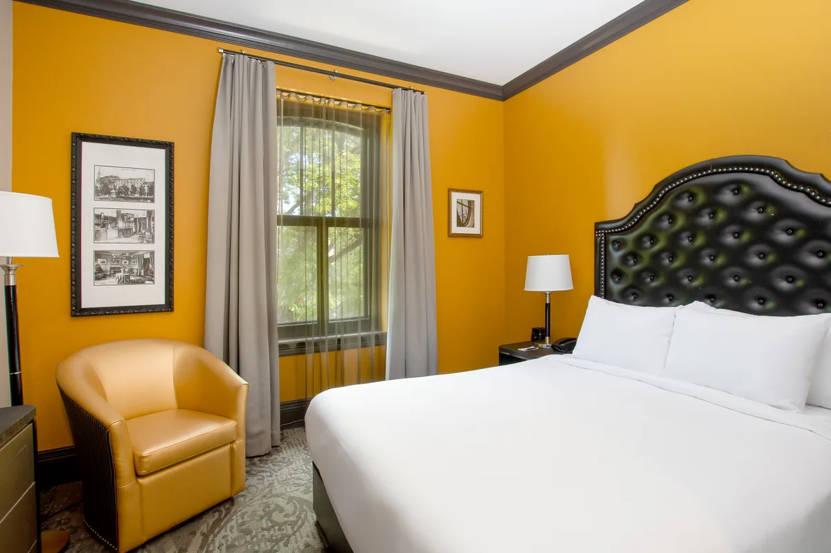 Hotel Clarendon — ภาพห้องพักและบรรยากาศ