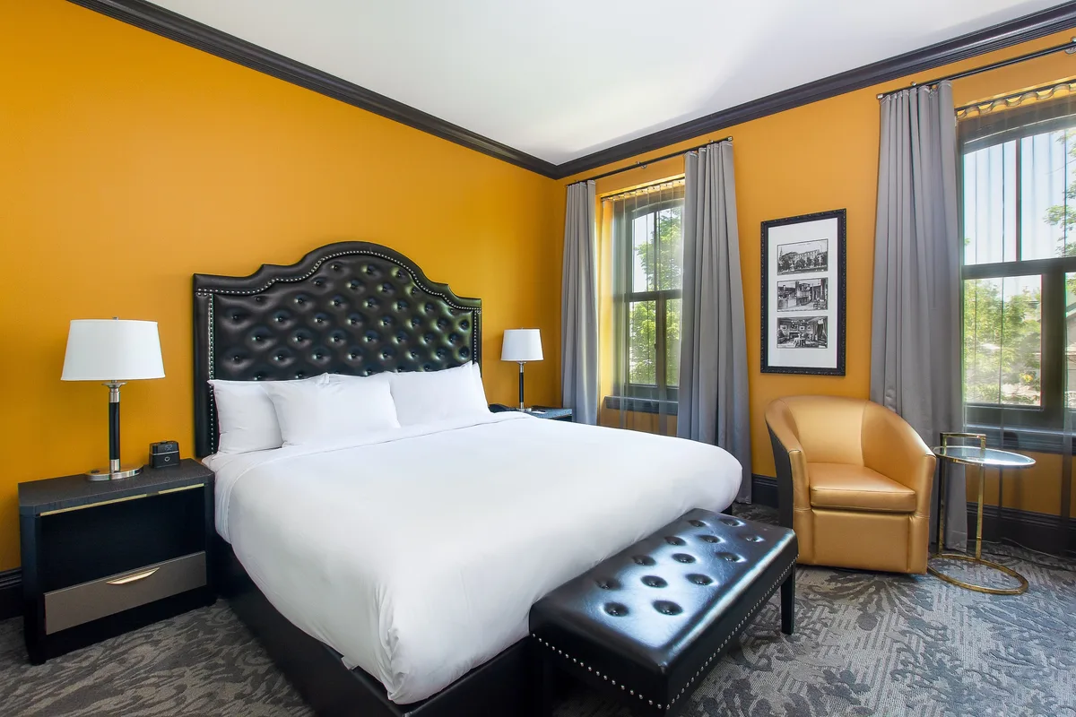 Hotel Clarendon — ภาพห้องพักและบรรยากาศ
