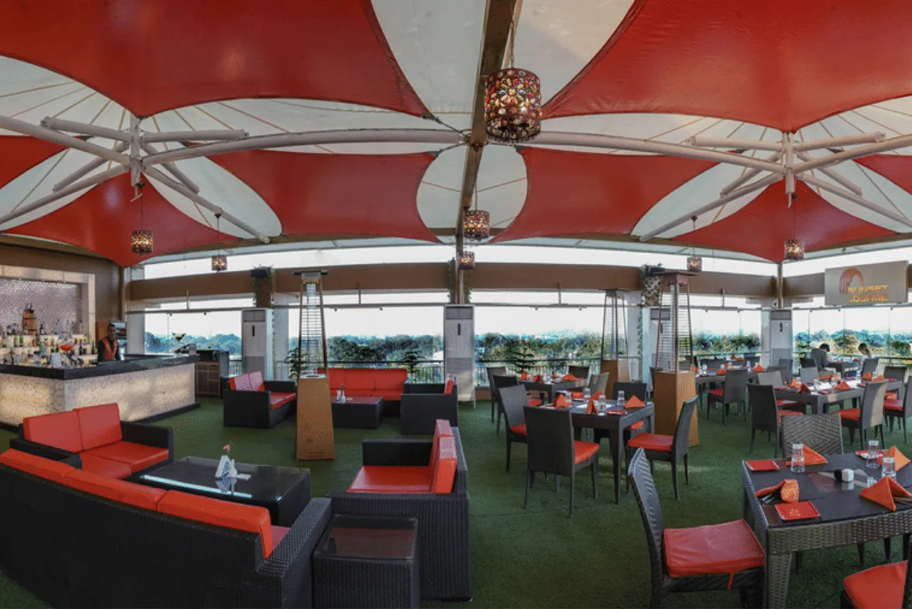 Hotel Clarks Shiraz, Agra — rooms and atmosphere