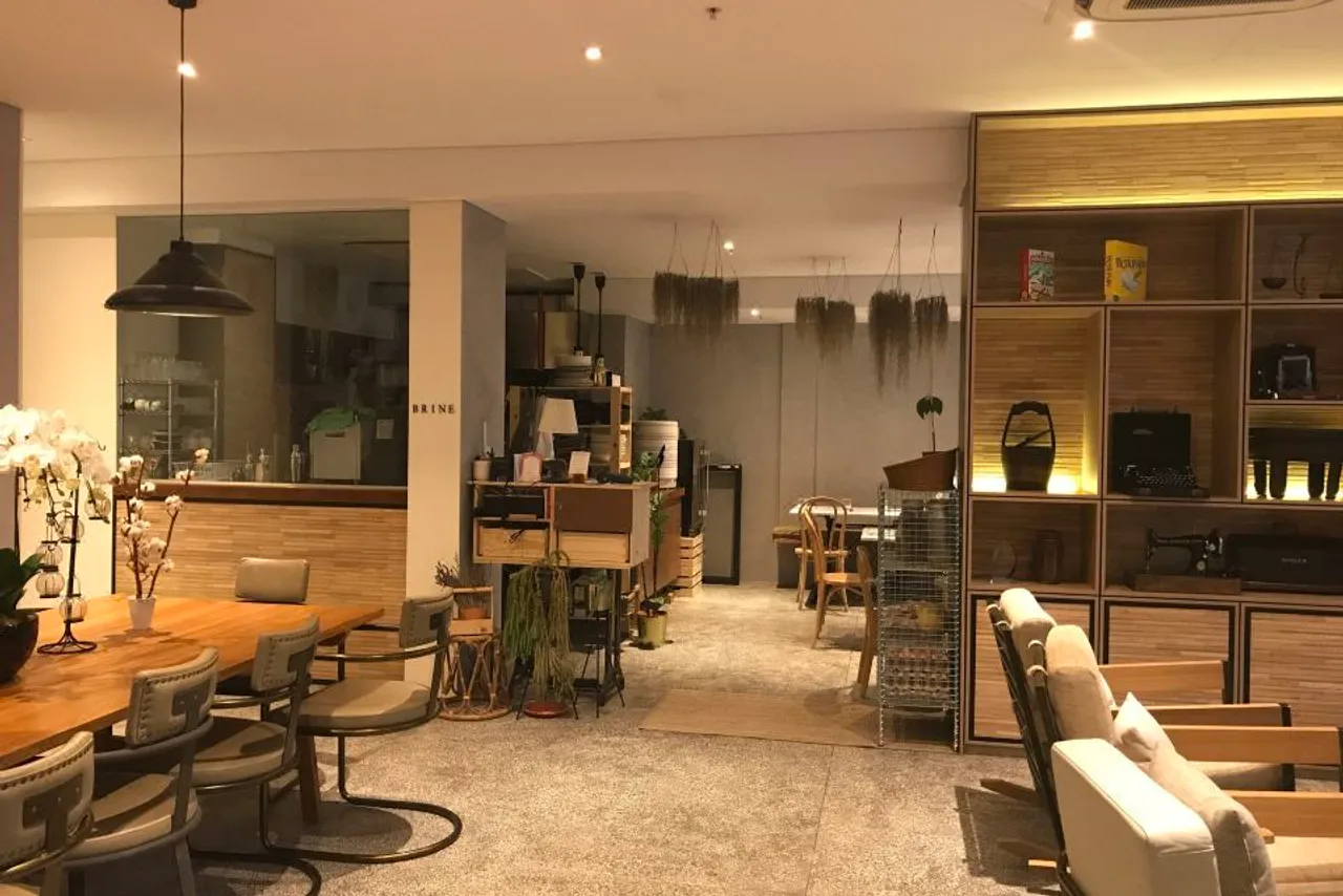 Hotel Clover 769 North Bridge Road — rooms and atmosphere