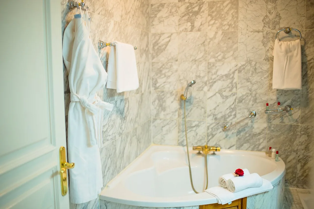 Hotel Colbert Palace — rooms and atmosphere