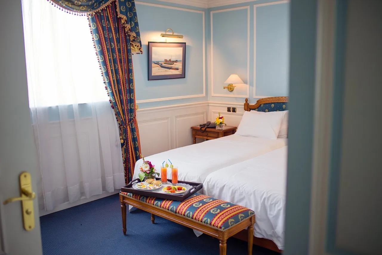 Hotel Colbert Palace — rooms and atmosphere