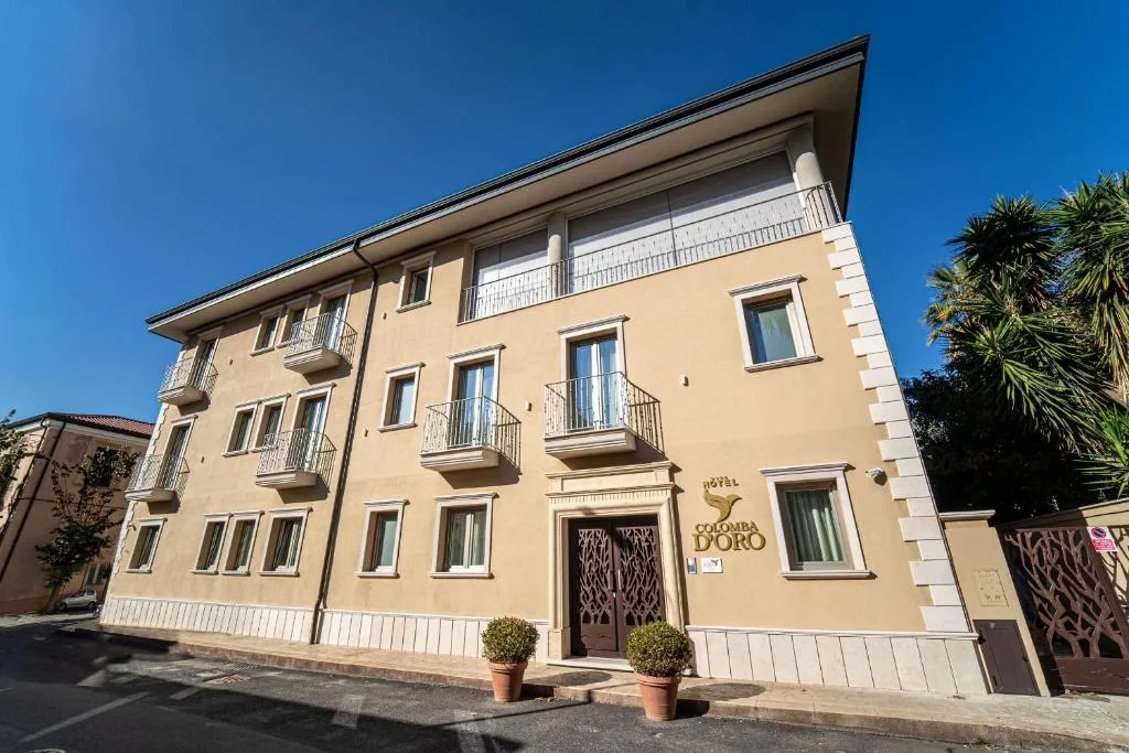 Hotel Colomba D'Oro — ภาพห้องพักและบรรยากาศ