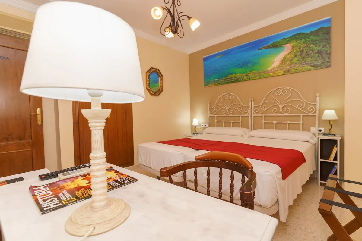 Hotel Colón — ภาพห้องพักและบรรยากาศ