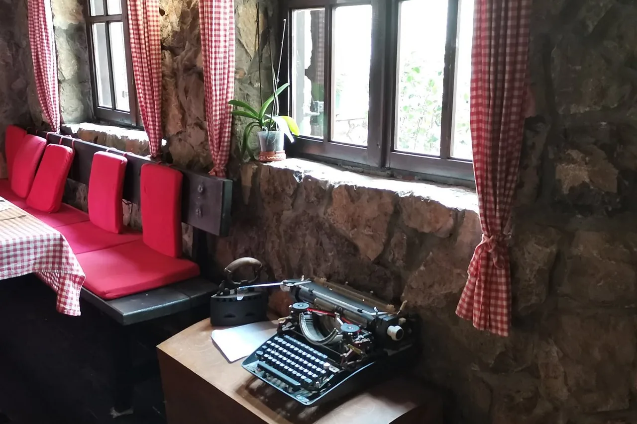 Hotel Crnogorska Kuca — rooms and atmosphere