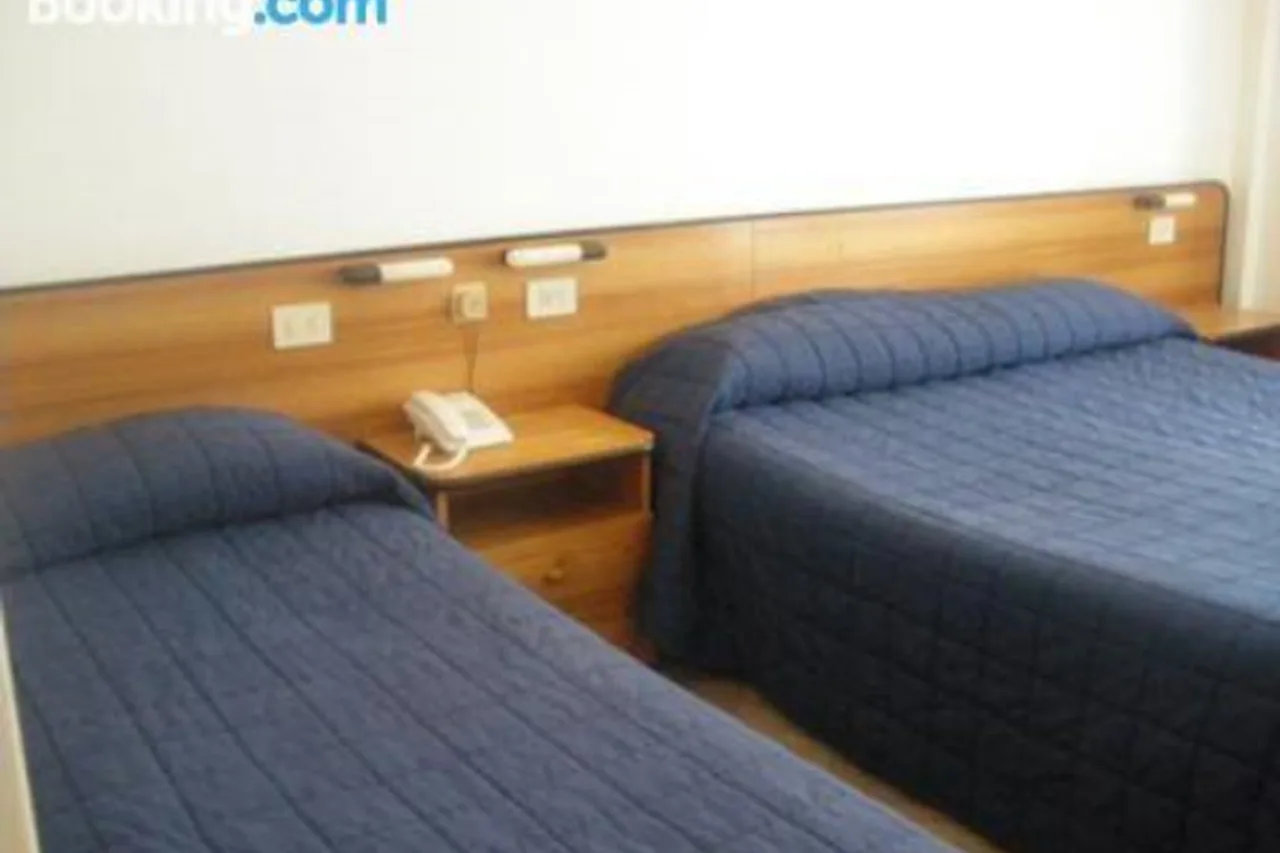 Hotel Crocenzi — ภาพห้องพักและบรรยากาศ