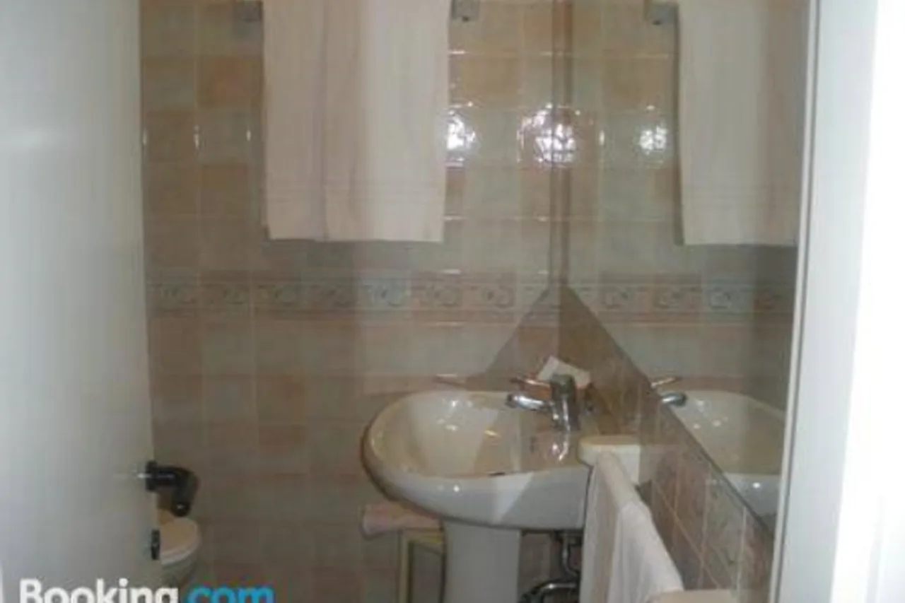 Hotel Crocenzi — ภาพห้องพักและบรรยากาศ