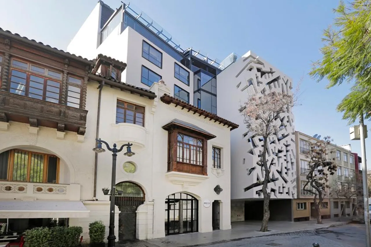Hotel Cumbres Lastarria — rooms and atmosphere