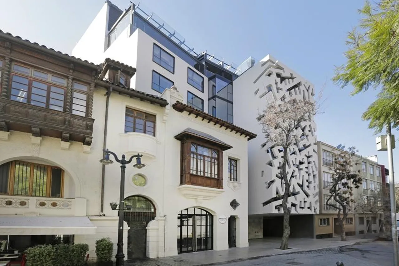 Hotel Cumbres Lastarria — rooms and atmosphere