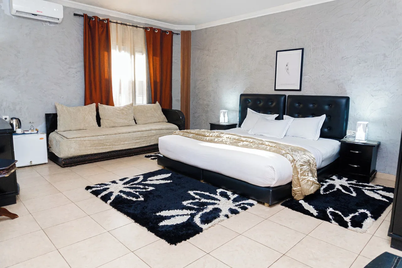 Hotel de Fez — ปวงต์-นัวร์