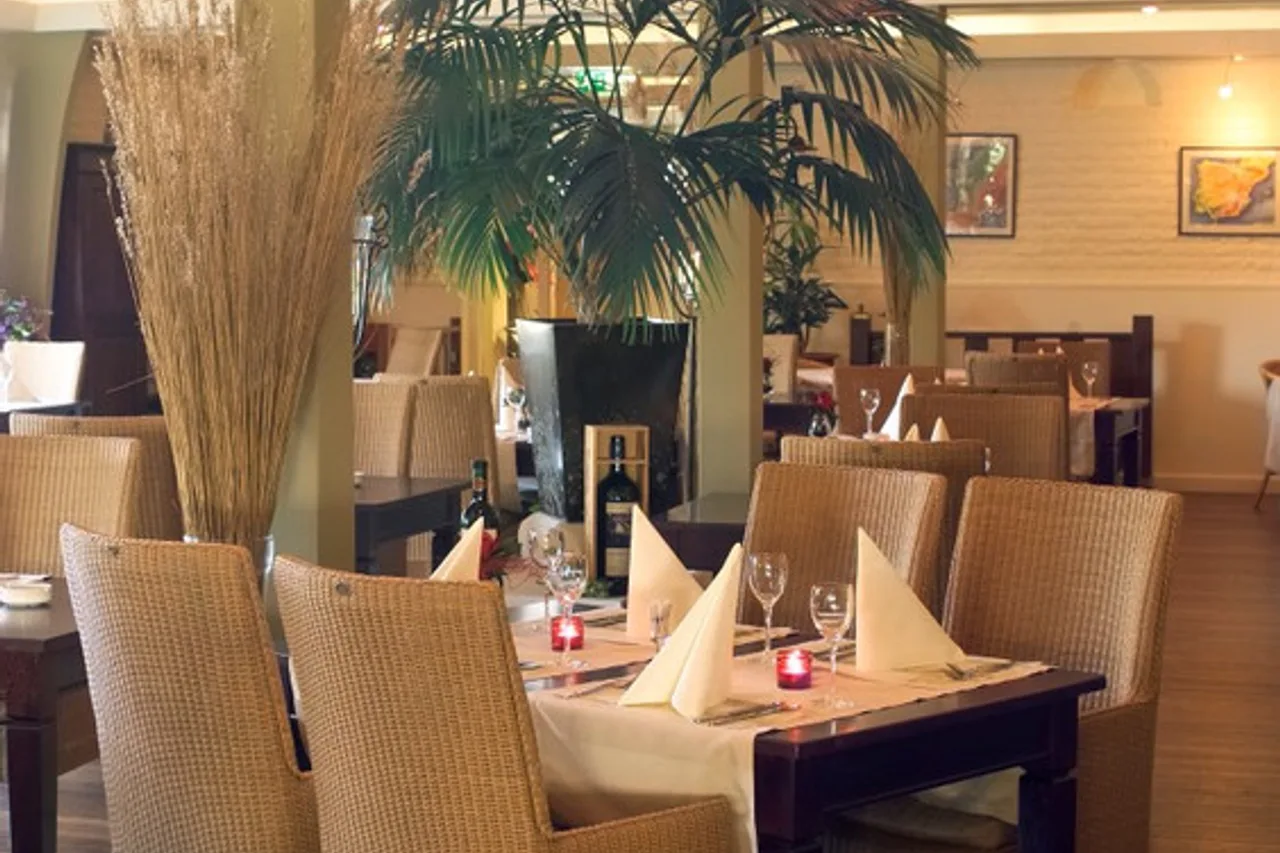 Hotel de Harmonie — ภาพห้องพักและบรรยากาศ