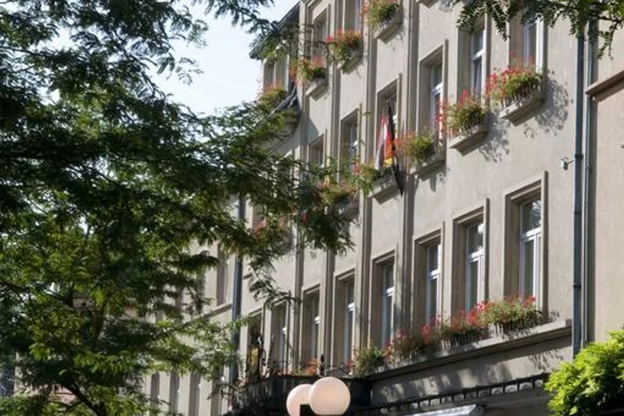Hotel de la Sure — ภาพห้องพักและบรรยากาศ
