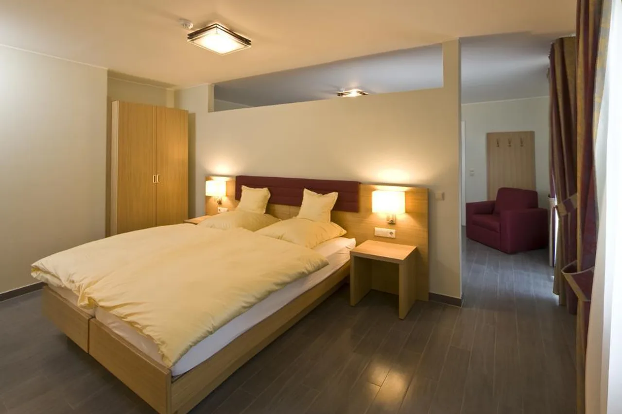 Hotel de la Sure — ภาพห้องพักและบรรยากาศ