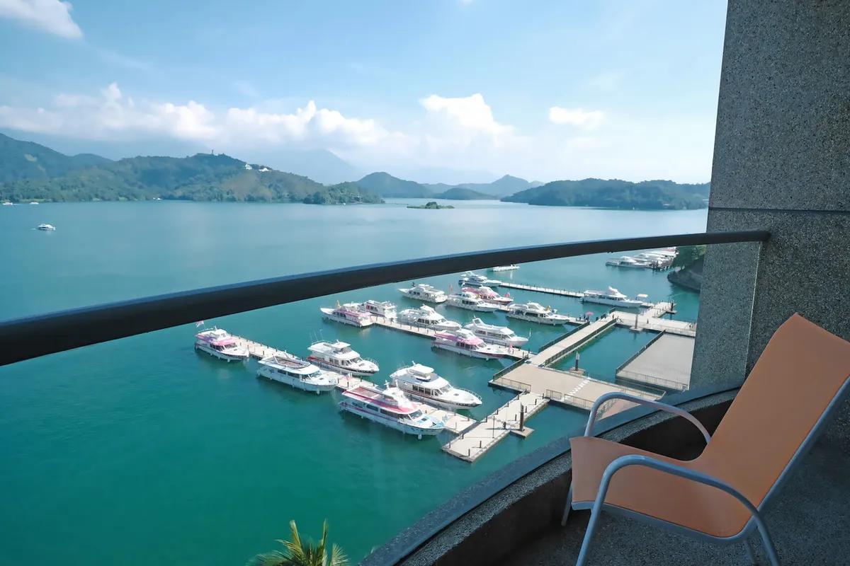 Hotel Del Lago — ภาพห้องพักและบรรยากาศ