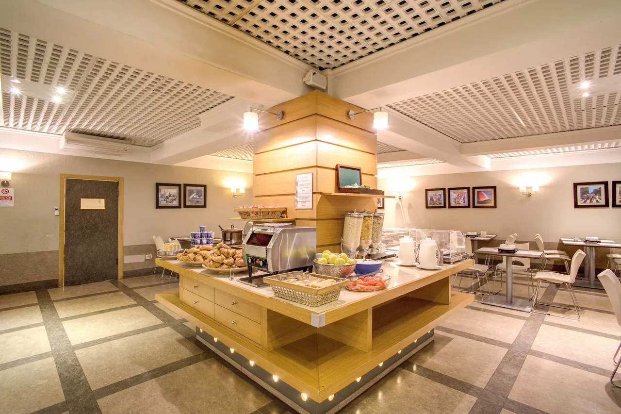 Hotel Delle Nazioni — rooms and atmosphere