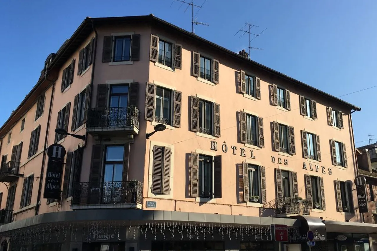 Hôtel des Alpes — rooms and atmosphere
