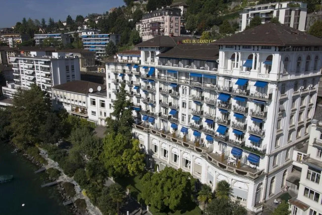 Hôtel du Grand Lac Excelsior — rooms and atmosphere