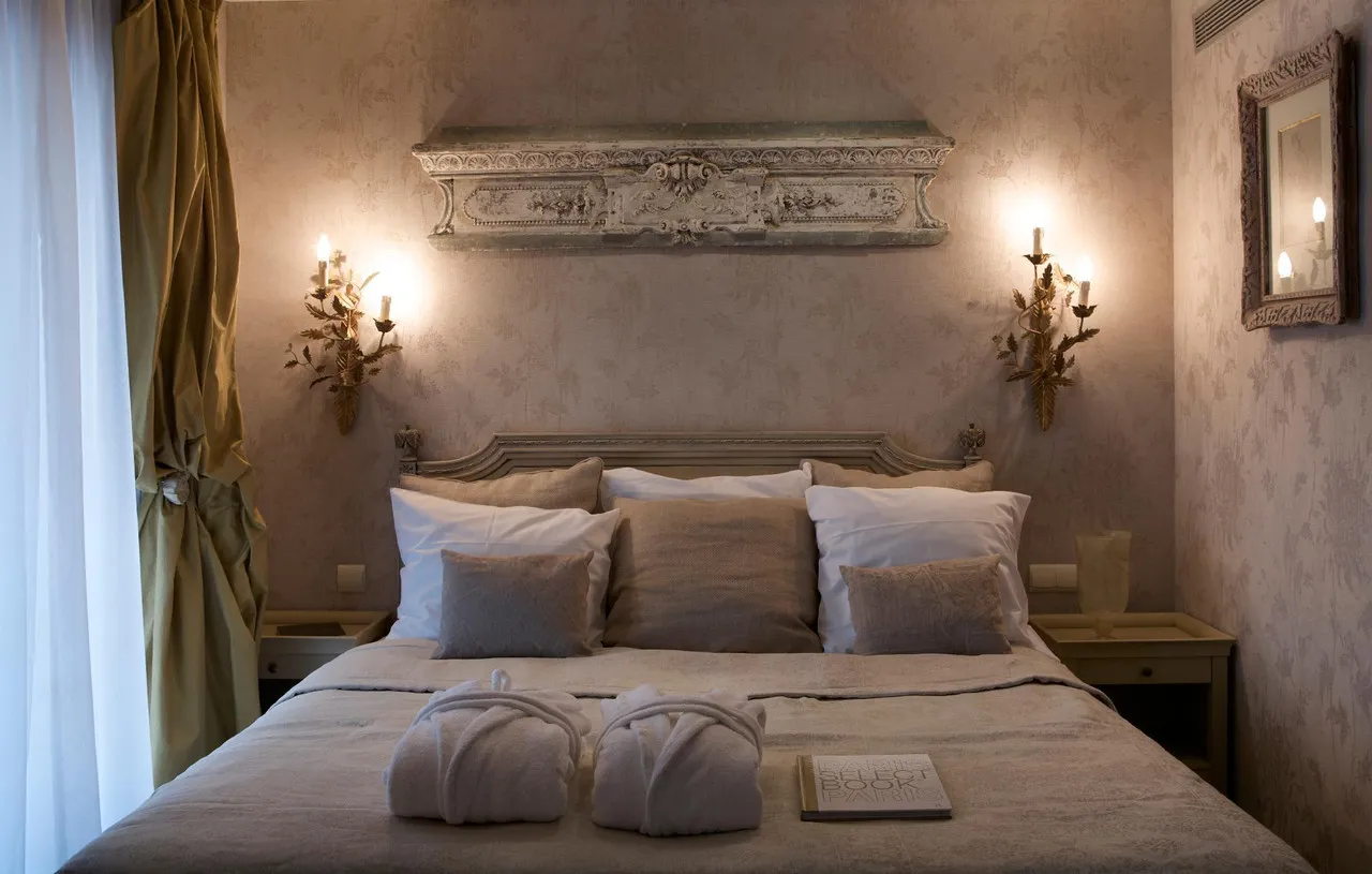Hôtel du Romancier — rooms and atmosphere