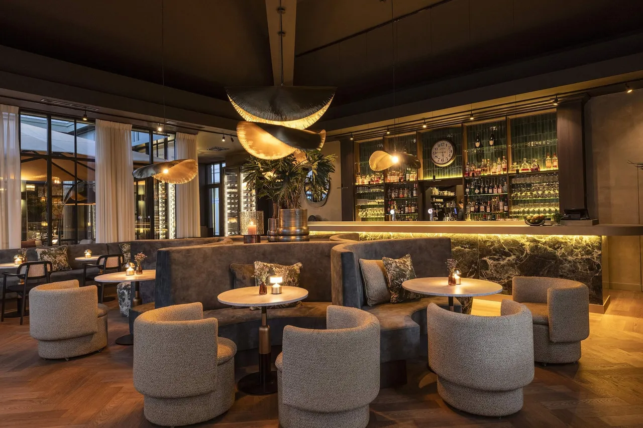 Hotel Dukes' Palace Brugge — ภาพห้องพักและบรรยากาศ
