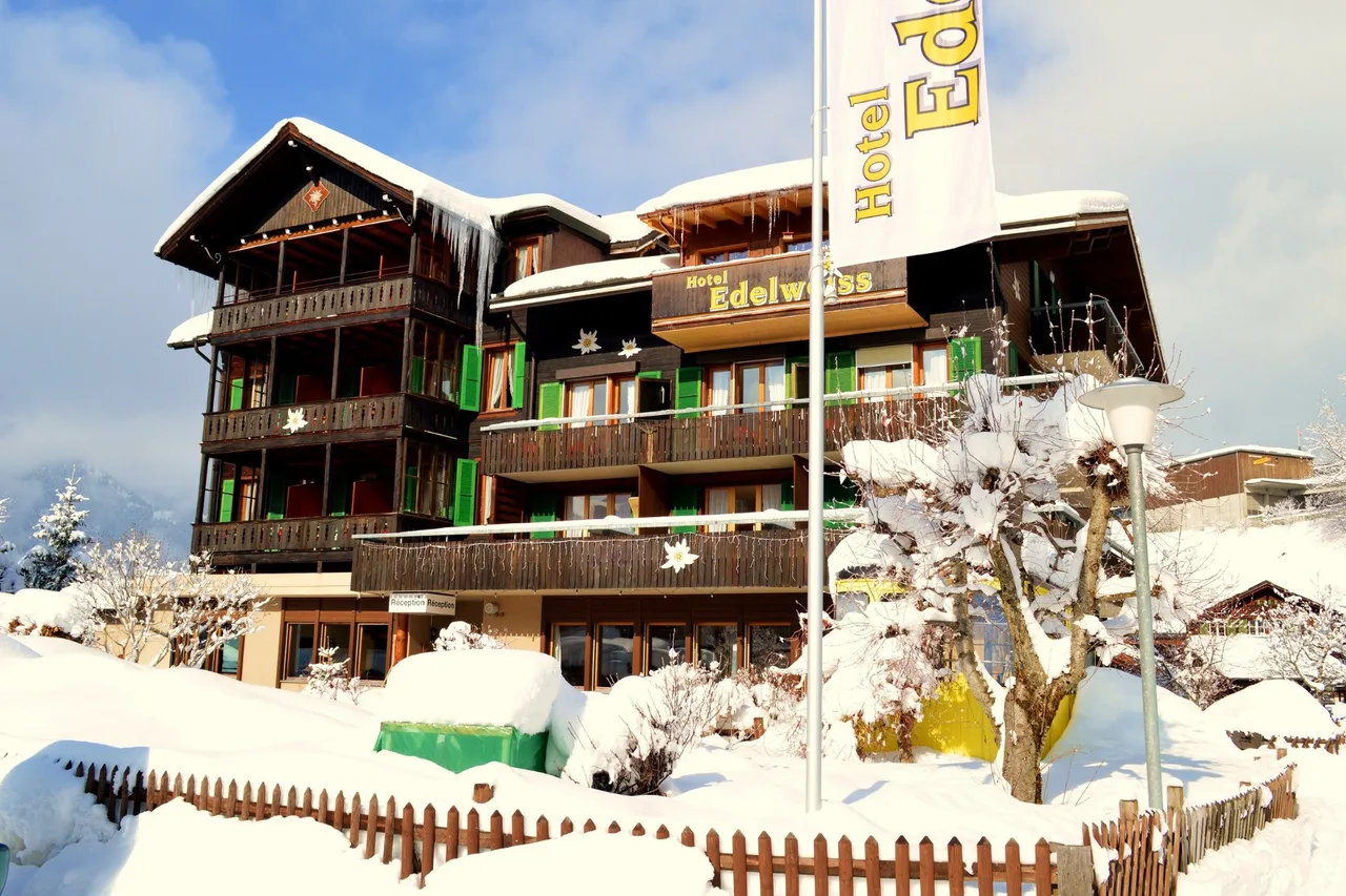 Hotel Edelweiss Lauterbrunnen — rooms and atmosphere