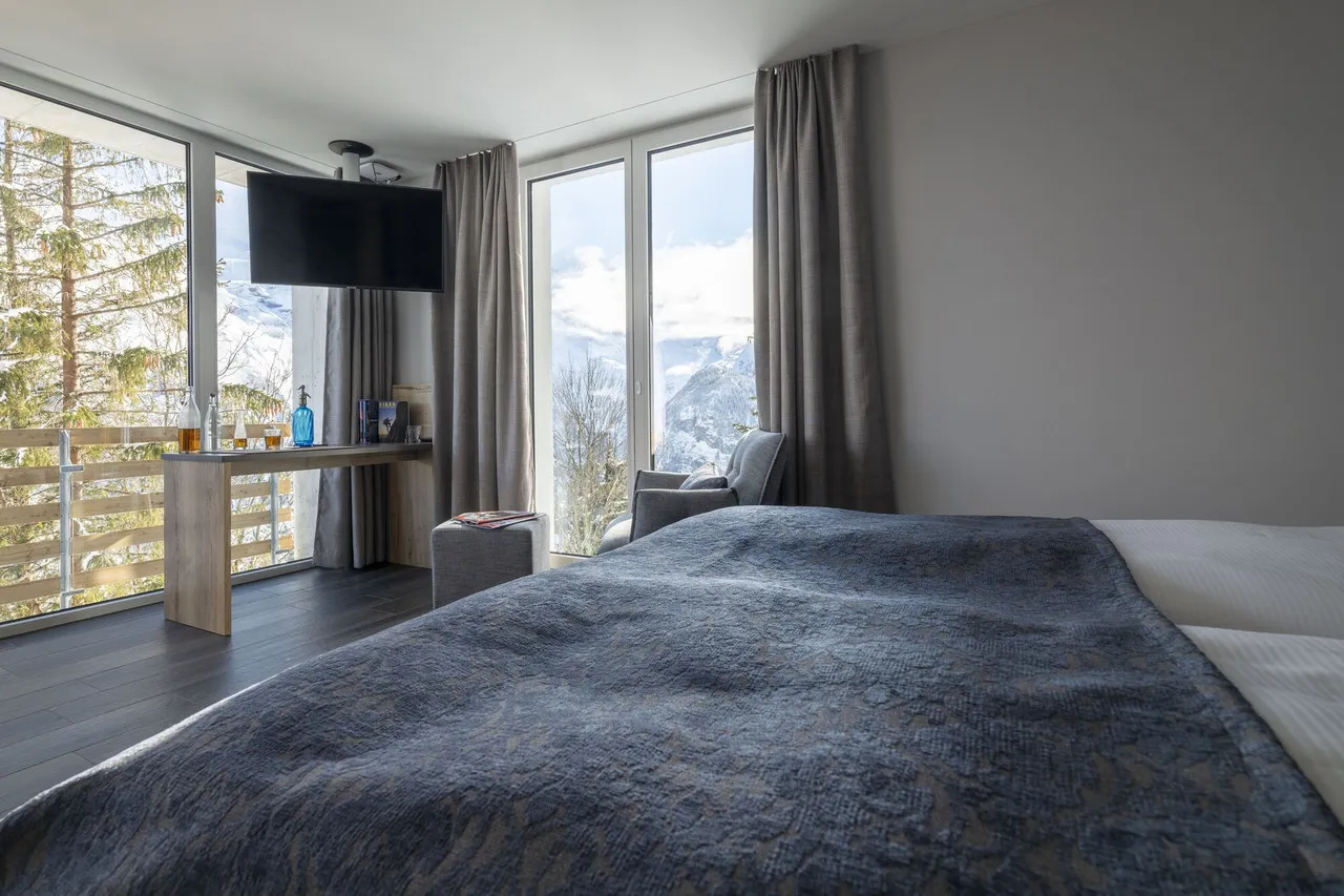 Hotel Edelweiss Mürren — rooms and atmosphere