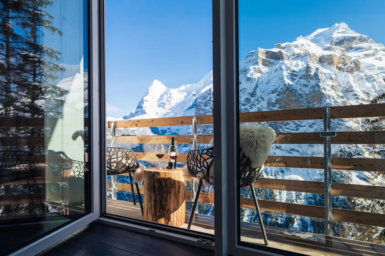 Hotel Edelweiss Mürren — rooms and atmosphere