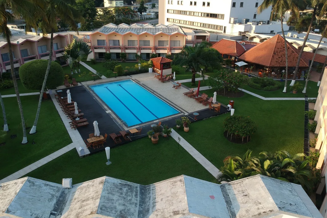 Hotel Elais — ภาพห้องพักและบรรยากาศ