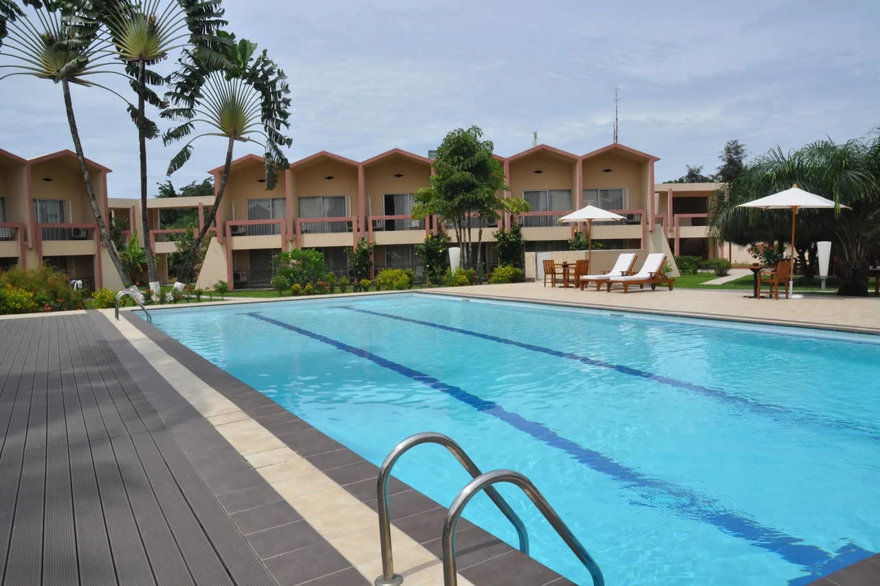 Hotel Elais — ภาพห้องพักและบรรยากาศ