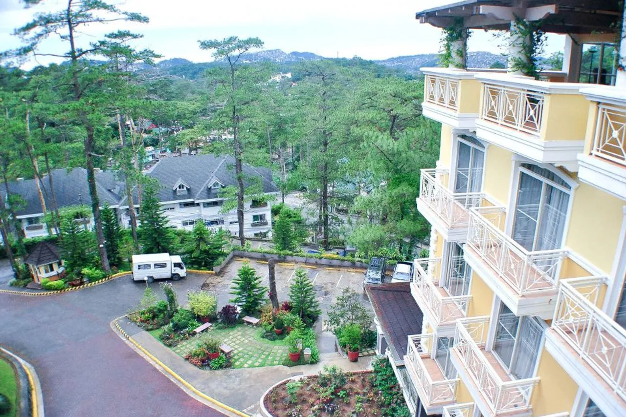 Hotel Elizabeth Baguio — rooms and atmosphere