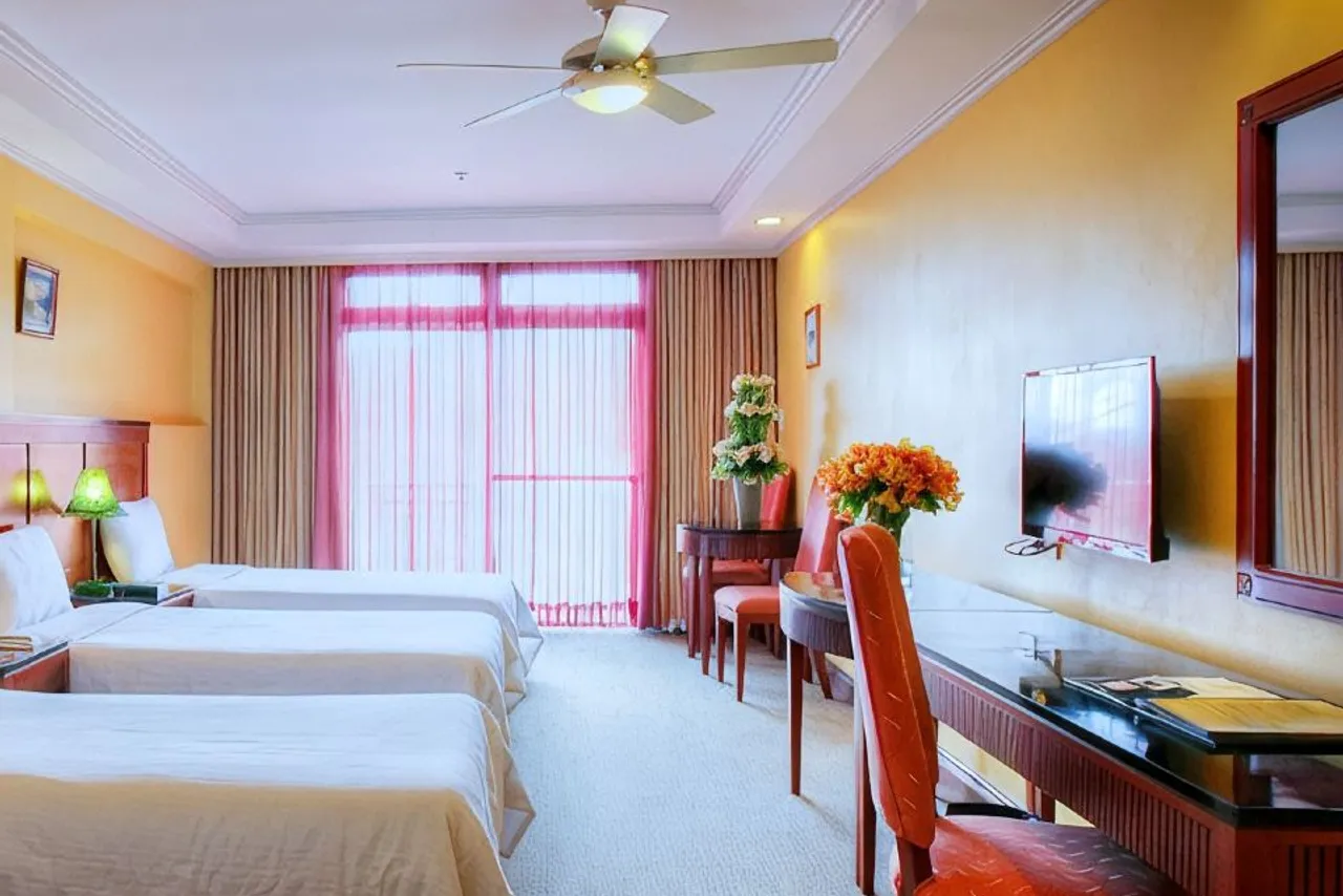 Hotel Elizabeth Baguio — rooms and atmosphere