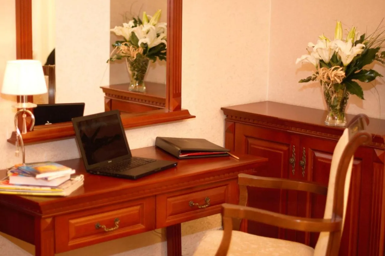 Hotel Epinal — ภาพห้องพักและบรรยากาศ